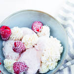 Glace au lait d’amande-framboise-jus de citron (sans oeuf ni lactose ni sorbetière)