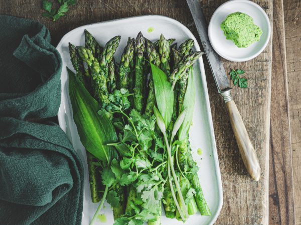 Poêlée d’asperges verte au beurre d’ail des ours