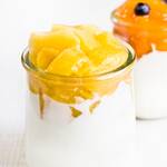 Douceur abricot-mangue cuit au sirop et fromage blanc