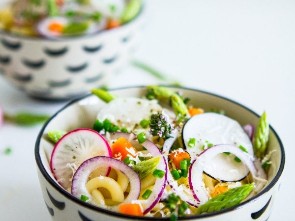 Salade de pâtes fraîches aux 2 radis