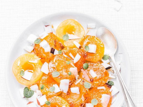 Abricots caramélisés au sirop d’érable et à la noix de coco