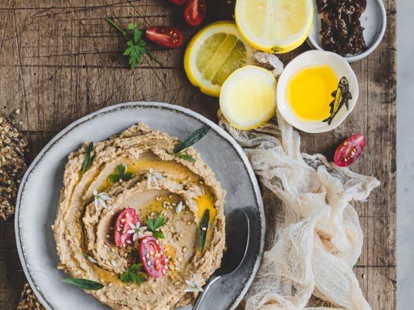 Houmous aux oignons rouges confits