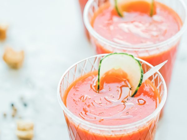 Gaspacho de tomates, basilic et concombres